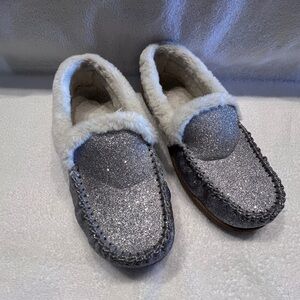 Glittery Silver Women's Slippers with Plush Lining